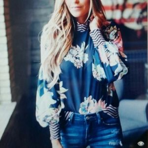 Vici Jealous Tomato Navy Blue Floral Blouse Size Small